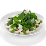 Roulade de volaille et ses jeunes pousses au pistou