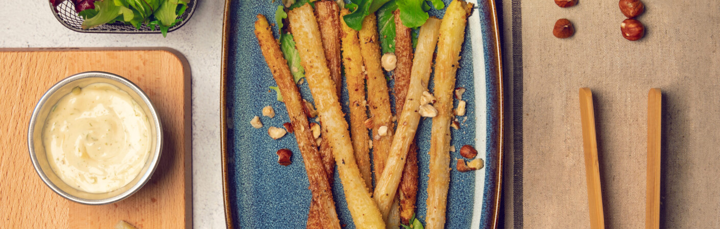 ASPERGES PANÉES PARMESAN ET NOISETTES