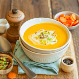 SOUPE DE CAROTTES ET DE POIREAUX À LA NORMANDE