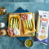 TARTE FEUILLETÉ AUX ASPERGES ET PESTO